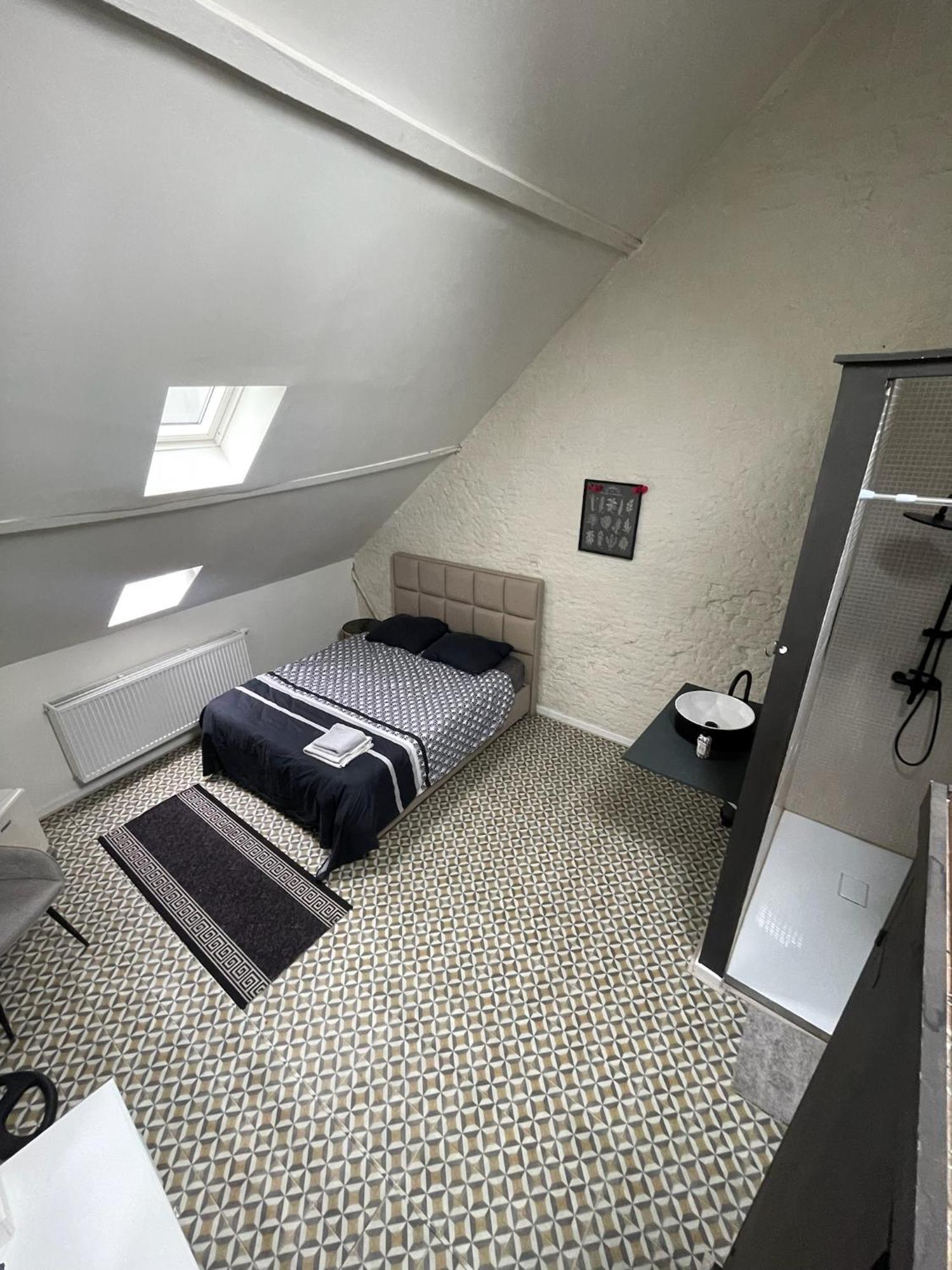 Place To Stay In Antwerp City Buitenkant foto