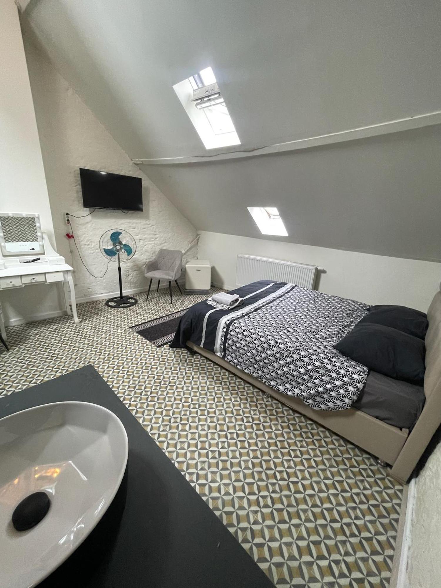 Place To Stay In Antwerp City Buitenkant foto